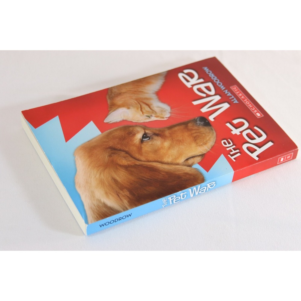 The Pet War Allan Woodrow Scholastic Paperback Childrens Fiction Novel Dog Cat - Picture 3 of 4